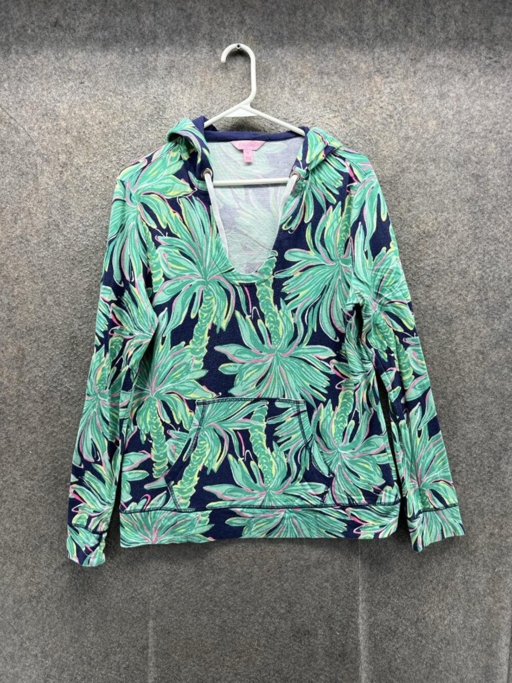 Lilly Pulitzer Shirt Women Medium Blue Floral Hooded V Neck Long Sleeve Tee